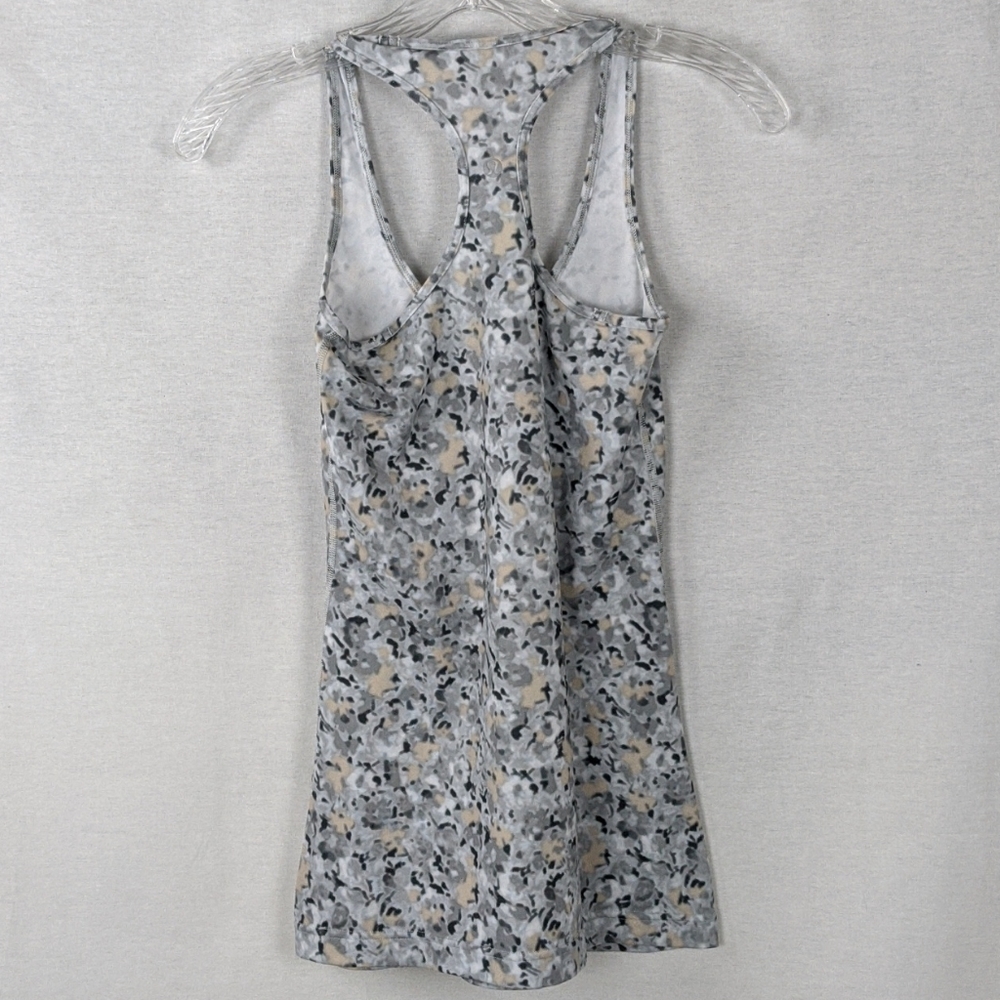 Lululemon Razorback Tank - Picture 3 of 4